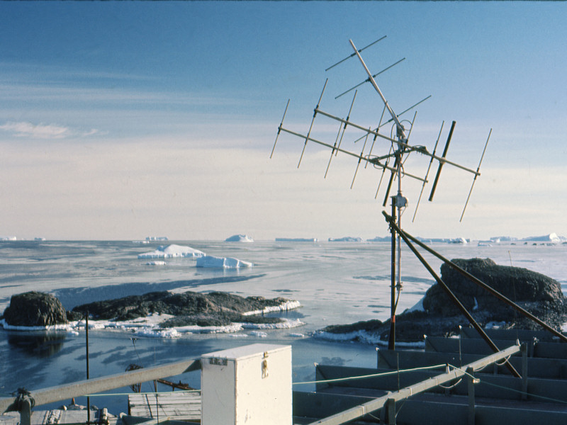 One of two antennae to receive the balloon data